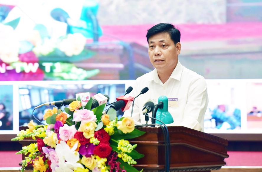 Thứ trưởng Bộ Giao thông vận tải Nguyễn Ngọc Đông phát biểu tại hội nghị