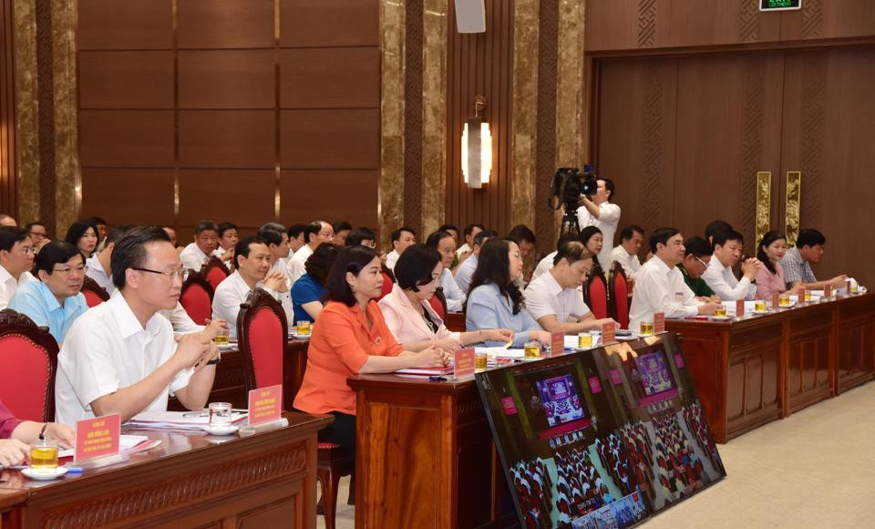 Các đại biểu dự hội nghị tại điểm cầu Thành ủy Hà Nội