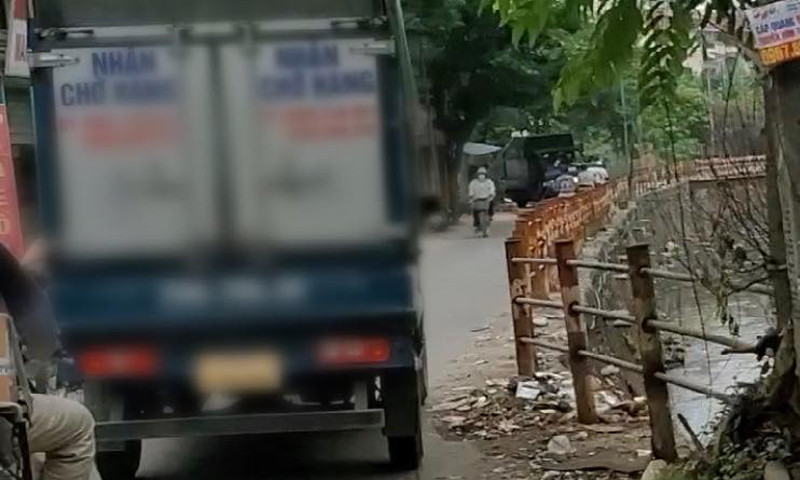 Xử phạt tài xế xe tải đi vào đường cấm qua tin báo từ Facebook