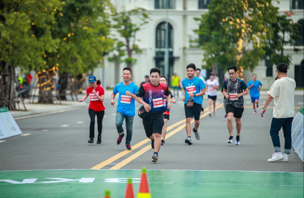 Hơn 3000 người tham dự giải chạy - Happy 2022