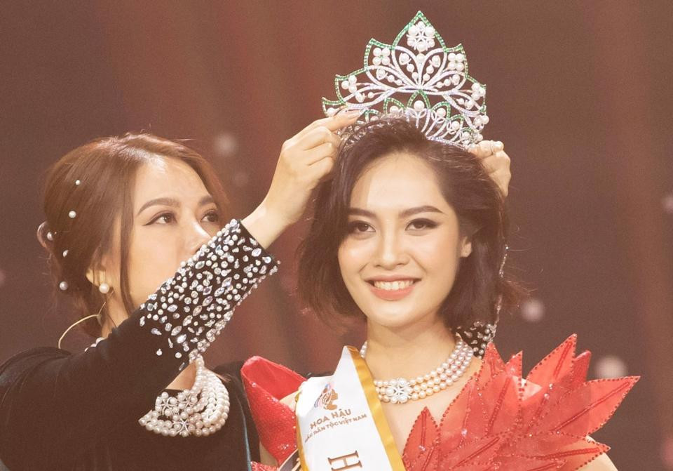 Cô gái Tày đăng quang Hoa hậu các dân tộc Việt Nam - Ảnh 3