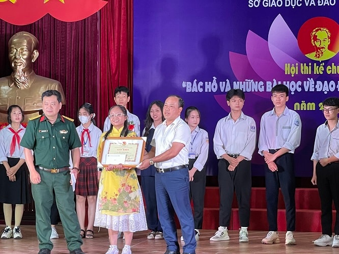 Trường THCS Trực Đại, Trực Ninh (Nam Định) 60 năm ghi dấu một chặng đường: Bài 2- Hai lần Chủ tịch nước tặng thưởng Huân chương