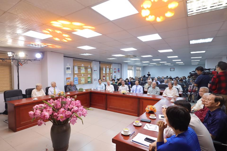 Các đại biểu tham dụ buổi toạ đàmảo tàng Báo chí Việt Nam - định hướng phát triển đến năm 2030, tầm nhìn đến năm 2050. Ảnh: Ngọc Tú.