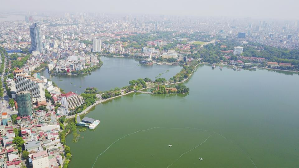 Hồ Tây - một trong những “lá phổi xanh” của Hà Nội. Ảnh: Phạm Hùng