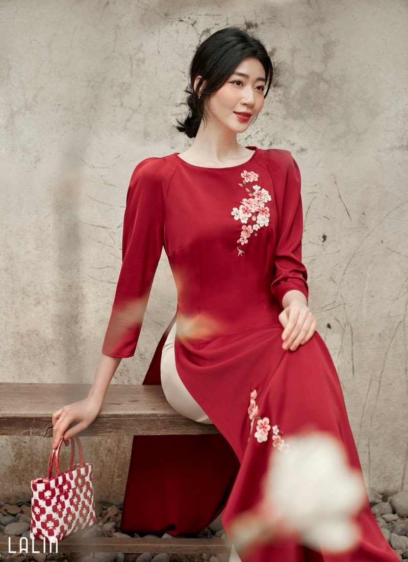 muon-kieu-ao-dai-cach-tan-cho-cac-nang-xuong-pho-du-xuan-2022.jpg