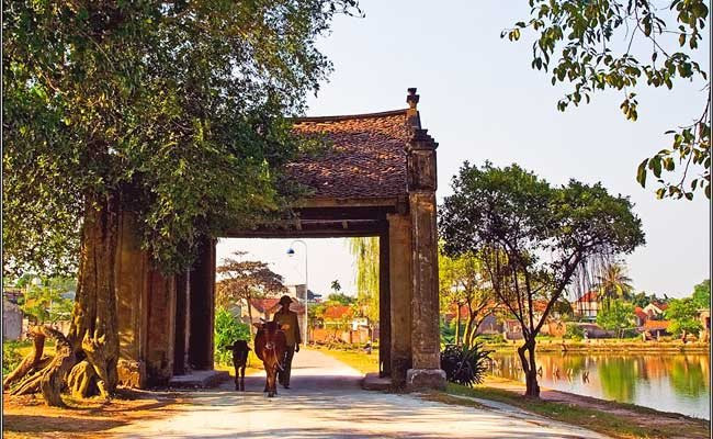 village-duong-lam-portique-entree-visiter-hanoi.jpg