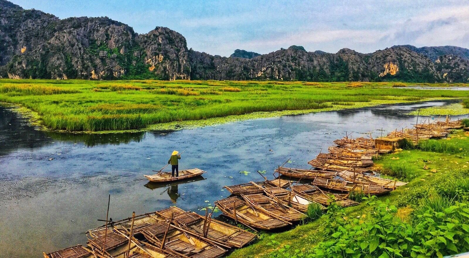 dam-minh-vao-ve-dep-yen-binh-tho-mong-o-dam-van-long-ninh-binh-1640320614.jpg