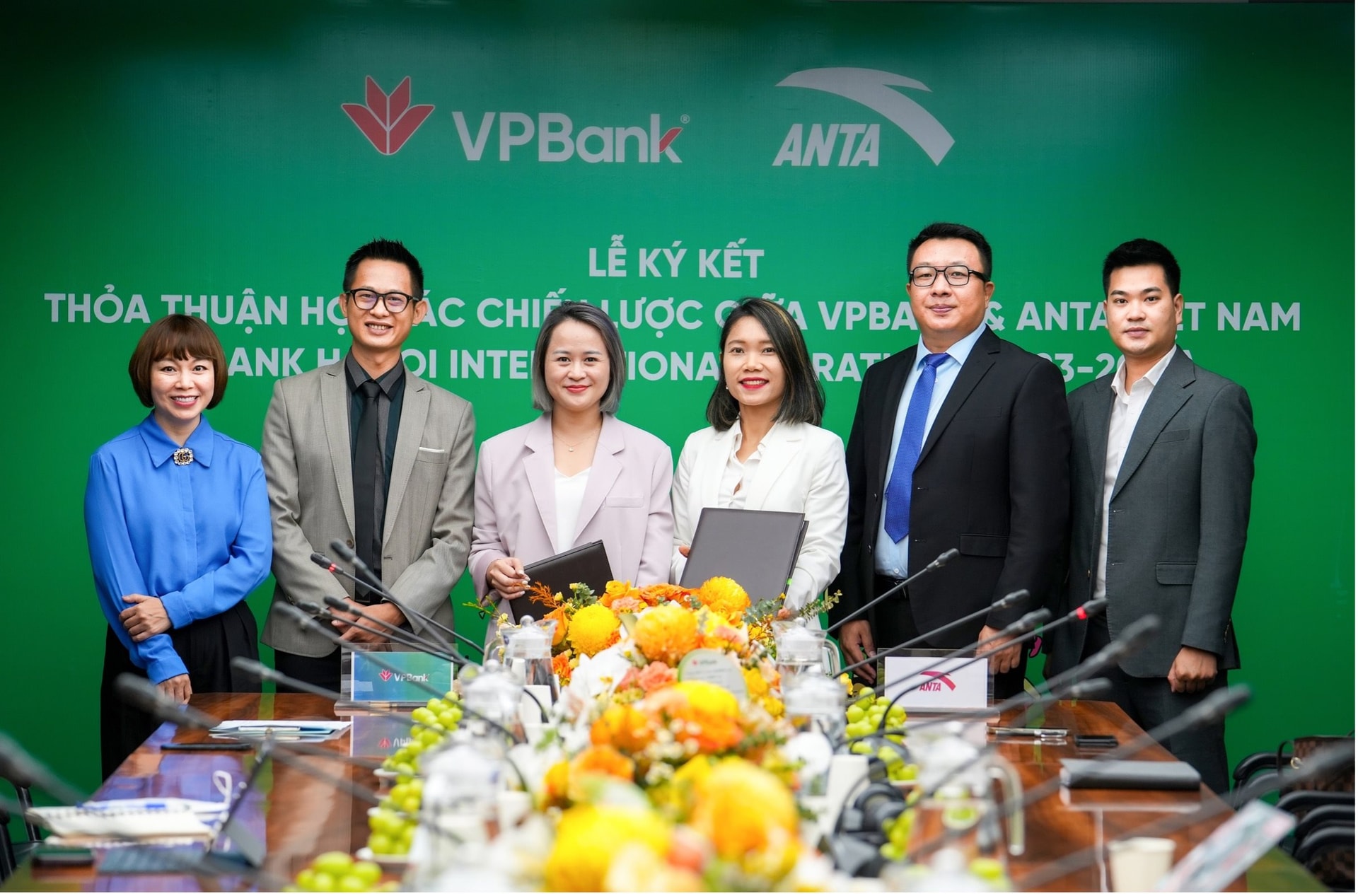 dai-dien-vpbank-va-anta-viet-nam-tai-le-ky-ket-thoa-thuan.jpg