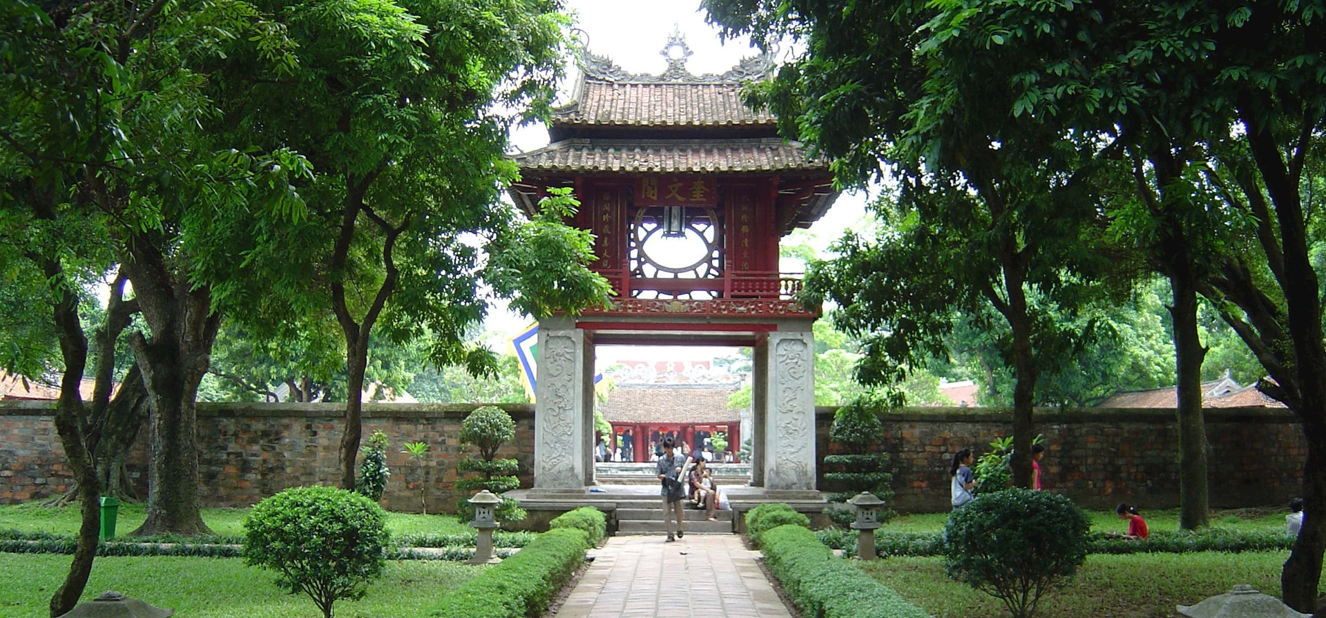 van-mieu-quoc-tu-giam.jpg