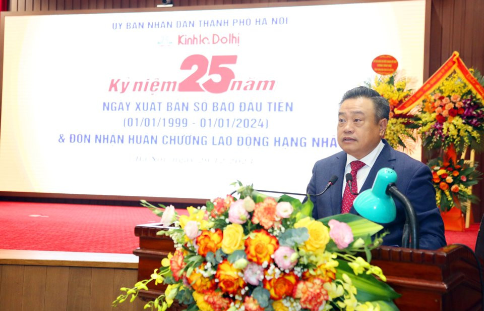 Phó Bí thư Thành uỷ, Chủ tịch UBND TP Hà Nội Trần Sỹ Thanh phát biểu chỉ đạo tại buổi lễ.