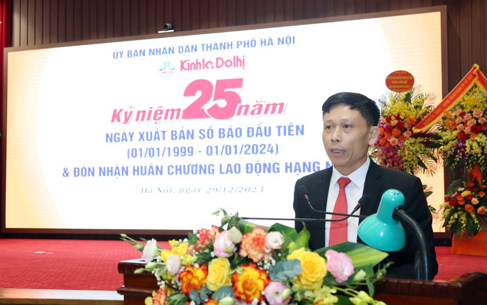 Tổng Biên tập Báo Kinh tế & Đô thị Nguyễn Thành Lợi phát biểu tại buổi lễ.