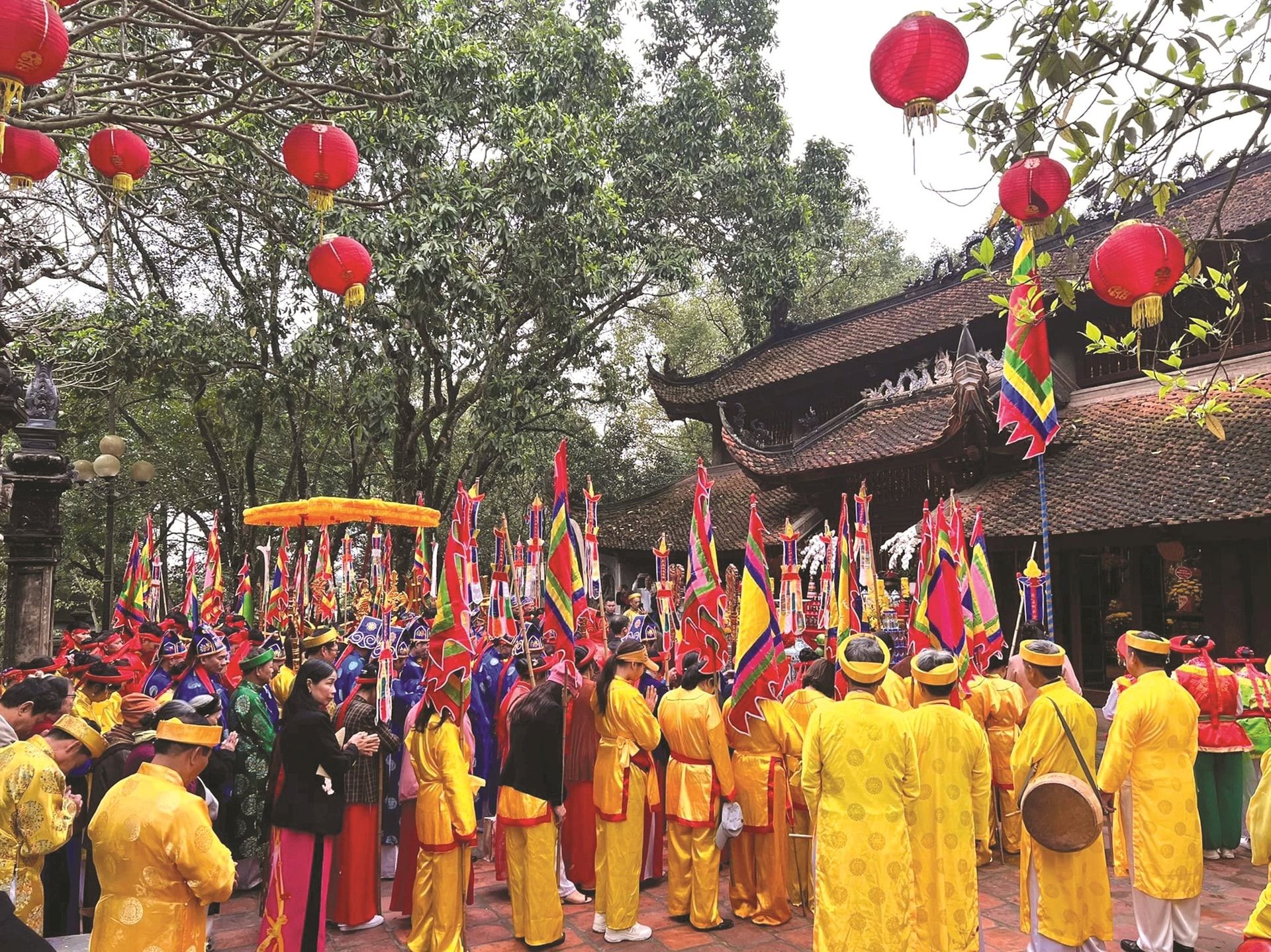 nghi-le-ruoc-bat-huong-duc-thanh-phu-dong-thien-vuong-ve-ha-ma-mo-hoi-den-tam-tong-cua-thon-phu-ma-xa-phu-linh-huyen-soc-son-ha-noi.jpg