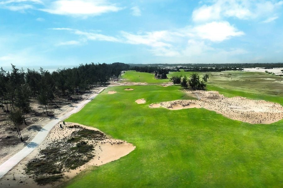 1.-hole-15-golden-sands-golf-resort.jpg