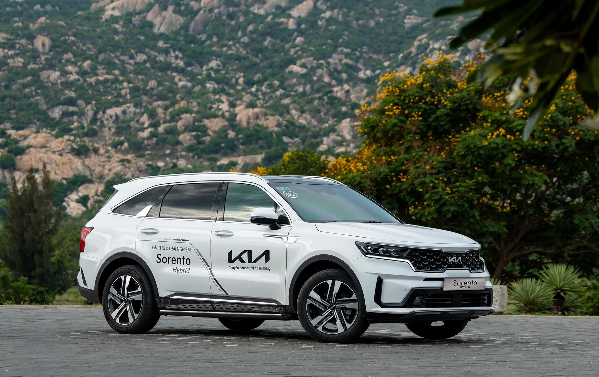 kia-sorento-hybrid.jpg