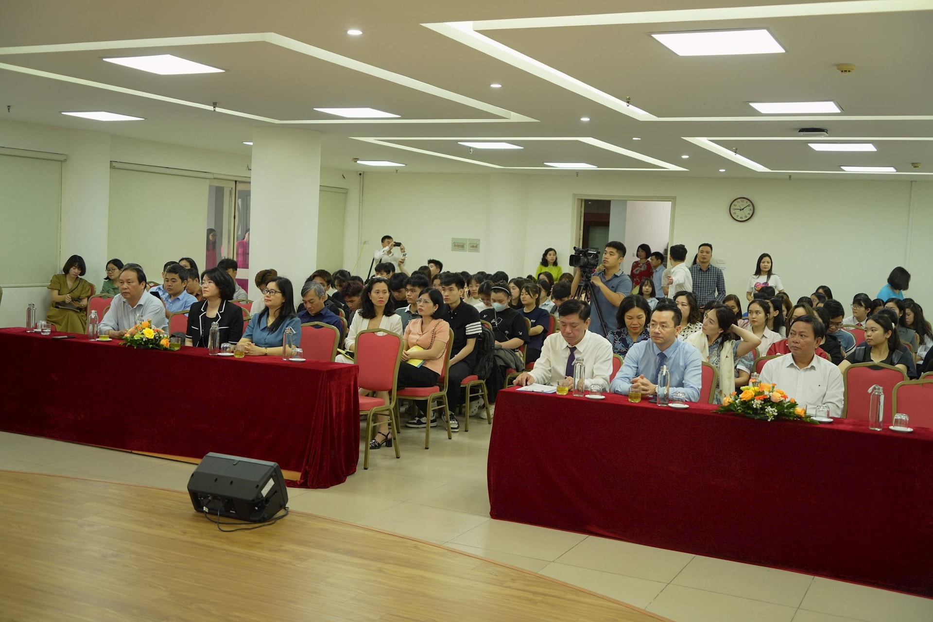 quan-canh-phat-dong-.jpg