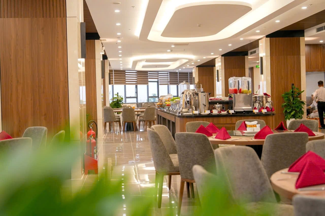 mot-goc-khong-gian-tiec-sang-buffet-tai-khach-san-muong-thanh-luxury-dien-bien(1).jpg