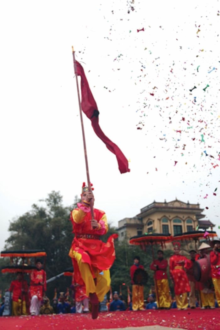 man-mua-co-cua-cac-ong-hieu-luon-thu-hut-du-khach-2.jpg