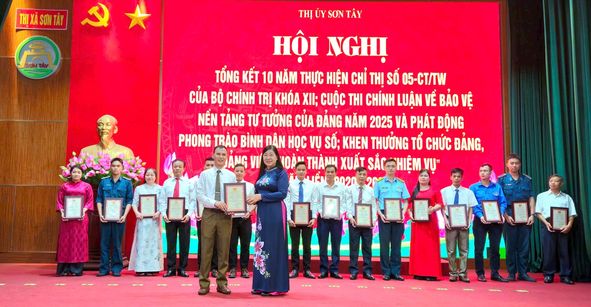 trao-thuong-1.jpg