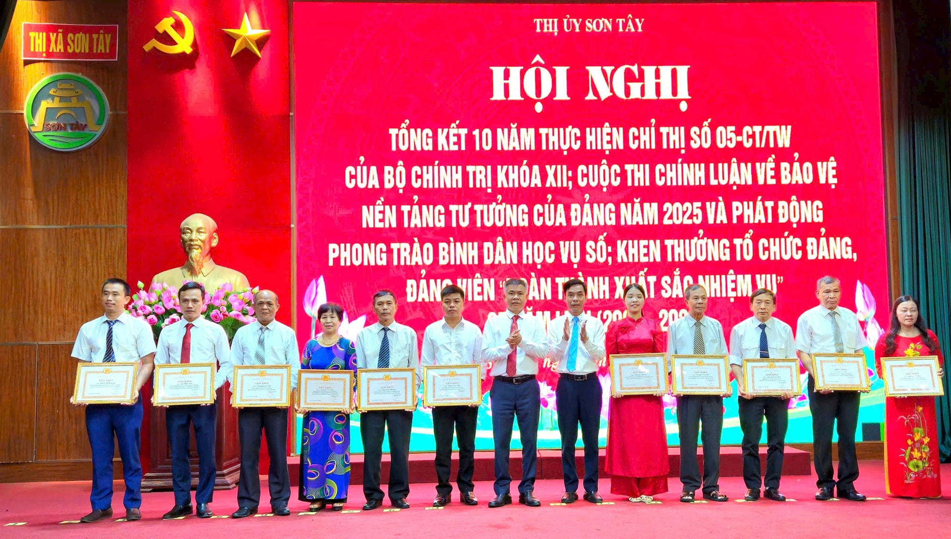 trao-thuong-5.jpg