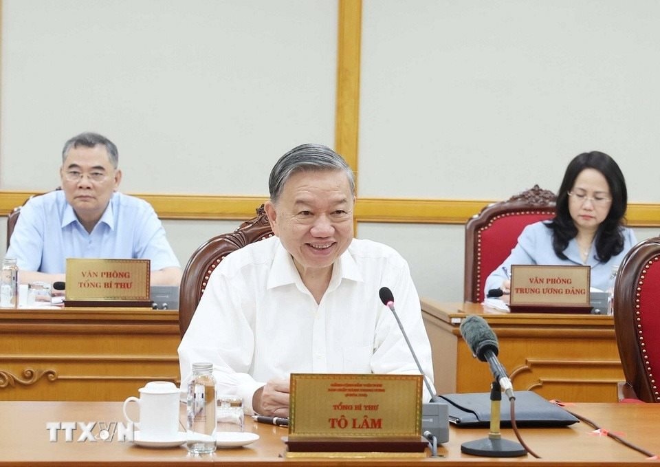 tbt-bo-chinh-tri.jpg