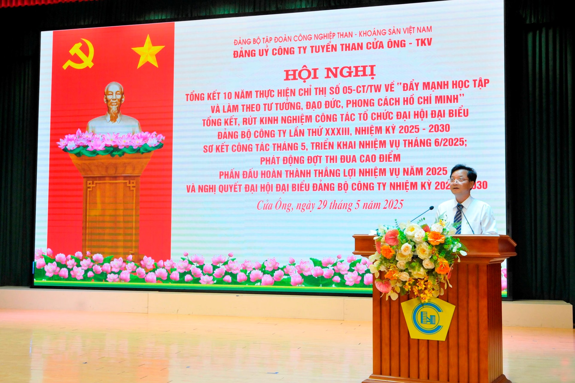 dong-chi-nguyen-anh-chuong-bi-thu-dang-uy-giam-doc-cong-ty-phat-bieu-chi-dao-tai-hoi-nghi-.jpg