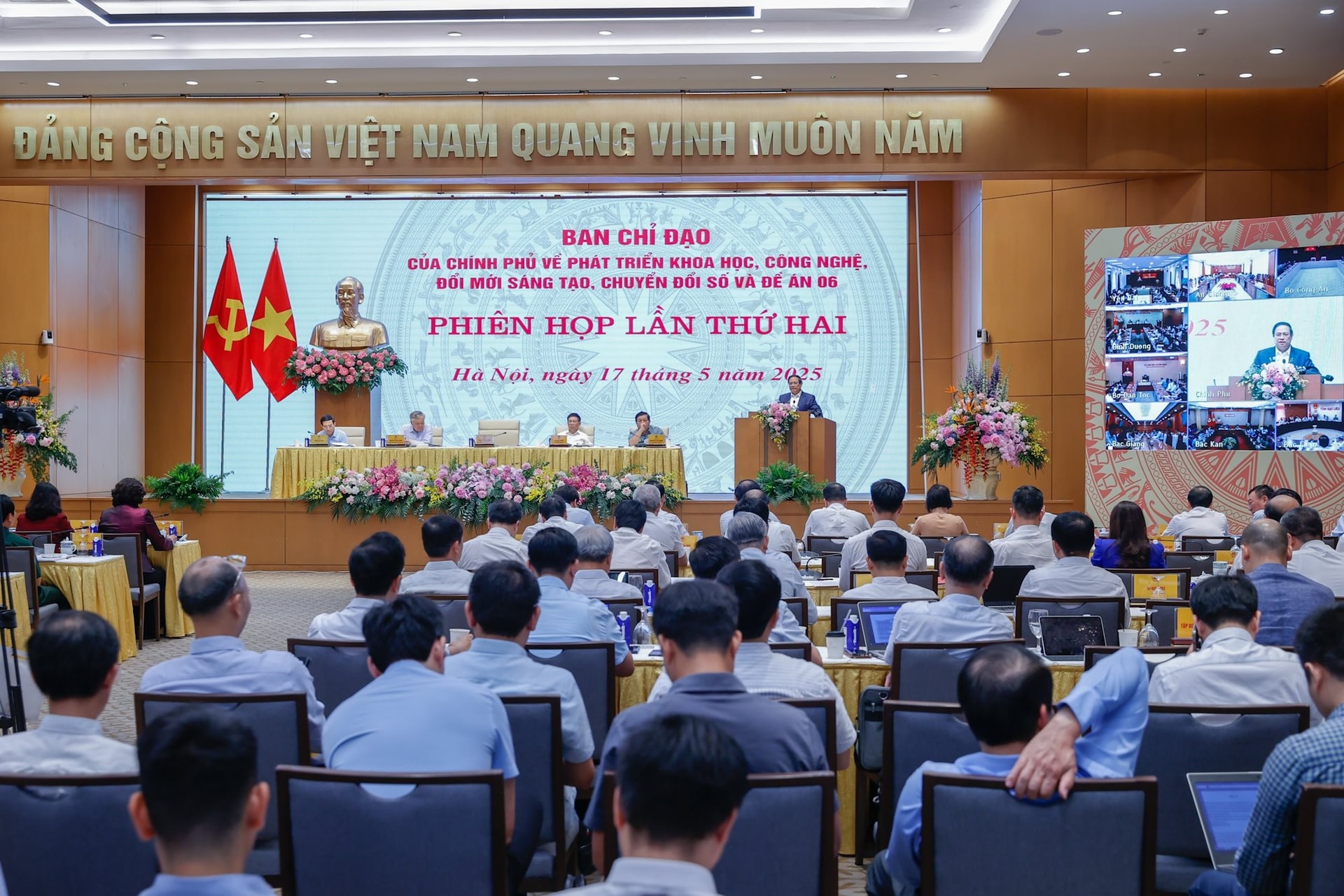 ban-chi-dao-hop-lan-2.jpg
