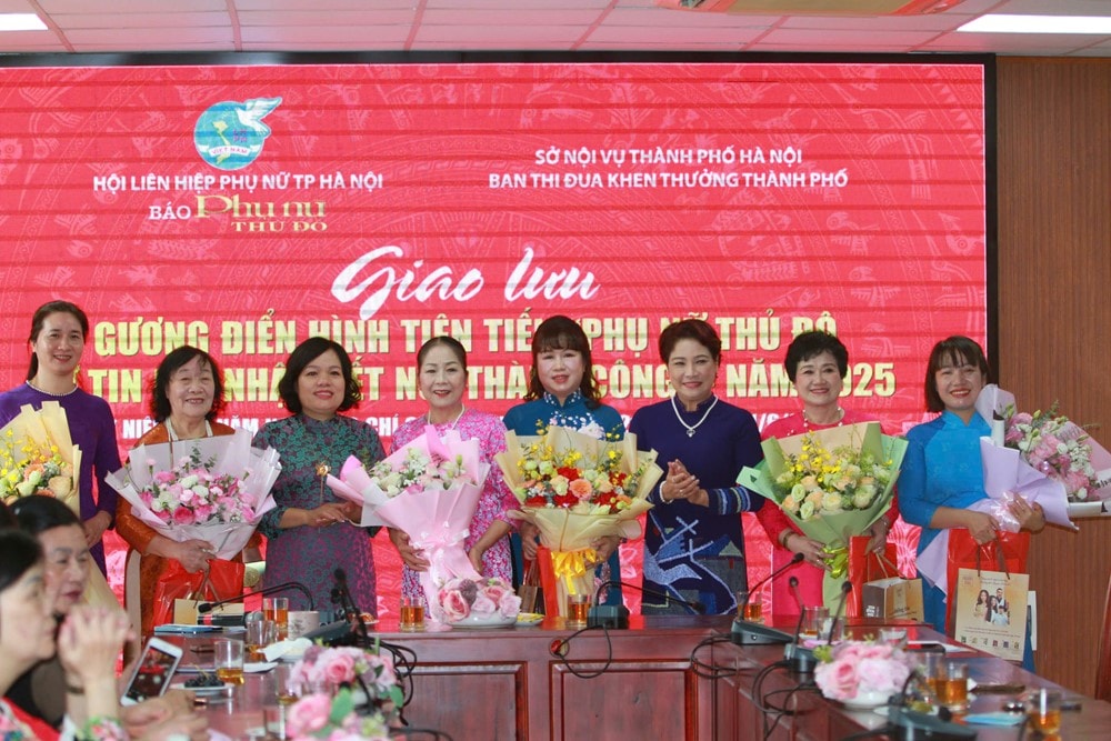 Trực tiếp Giao lưu gương điển hình tiên tiến “Phụ nữ Thủ đô Tự tin - Hội nhập - Kết nối thành công” năm 2025 - ảnh 23