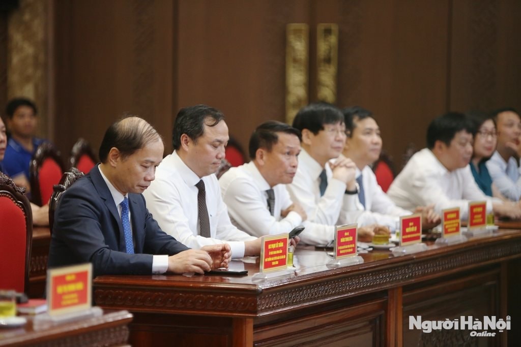 lanhdao-trunguong.jpg
