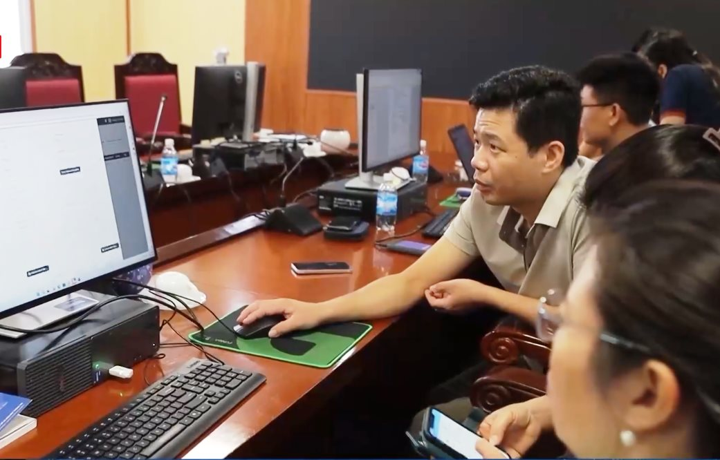 chinh-quyen-2-cap.png