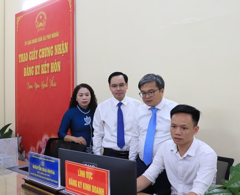 tham-hanh-chinh-pn.jpg