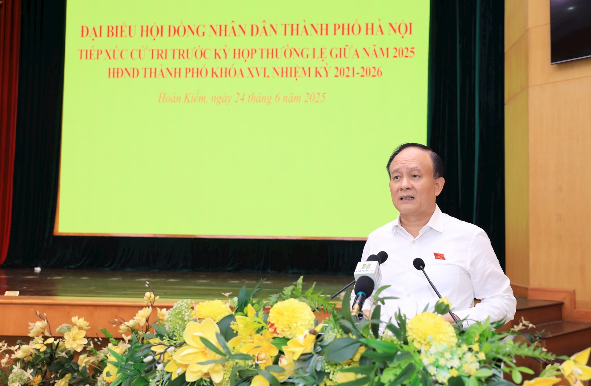 anh-tuan-tiep-xuc.jpg