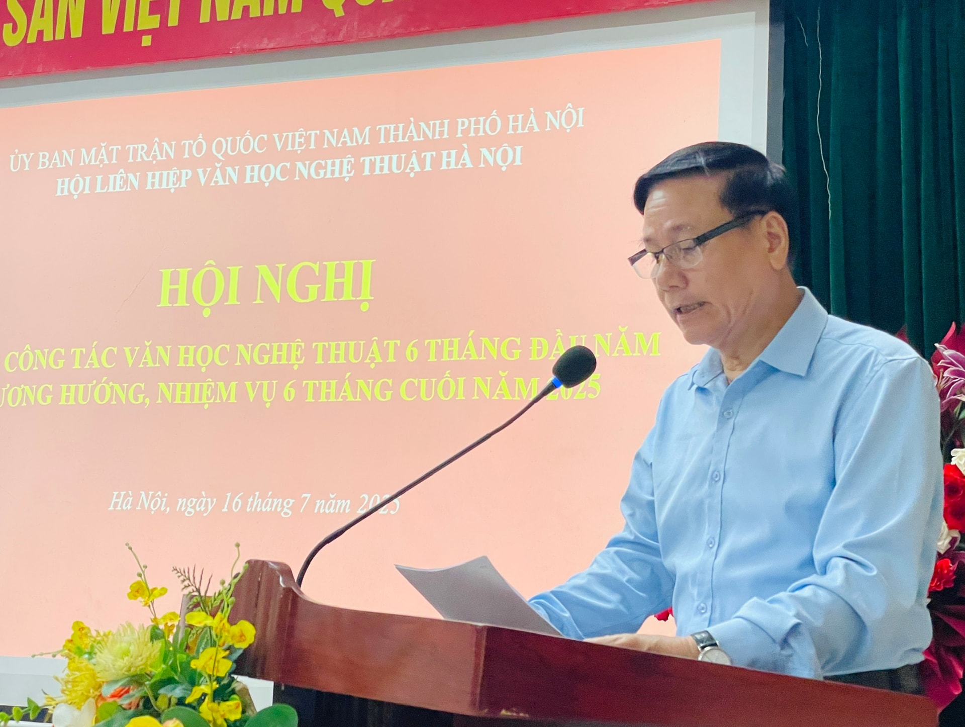 hoi-nghi-1.jpg
