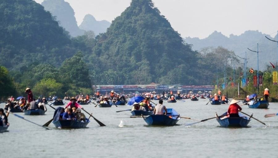 chua-huong-dulich.jpg