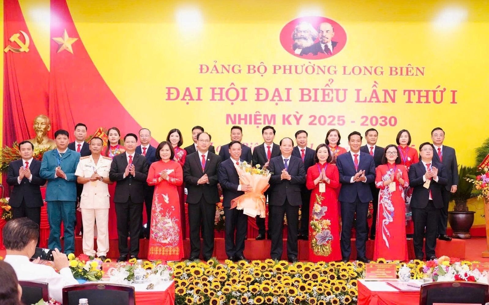 chuc-mung-long-bien.jpg