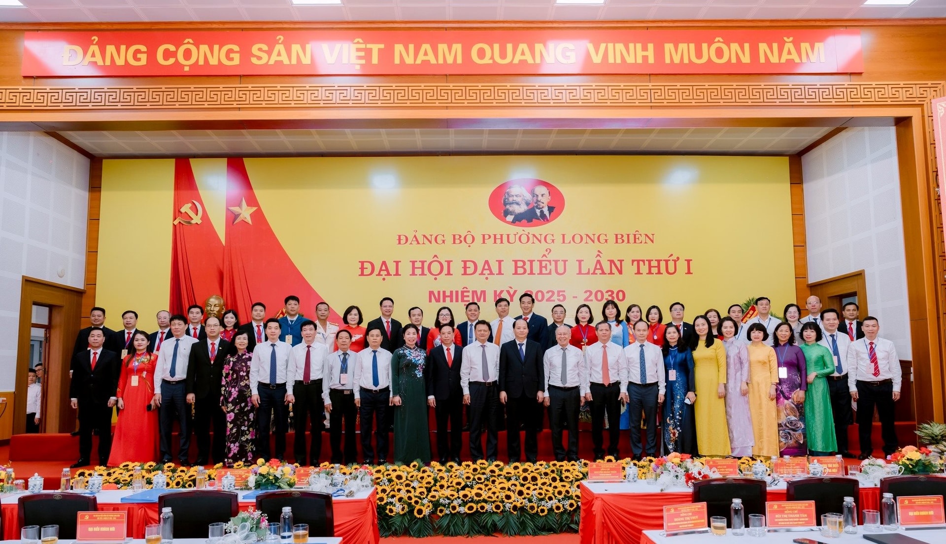 lanh-dao-luu-niem.jpg