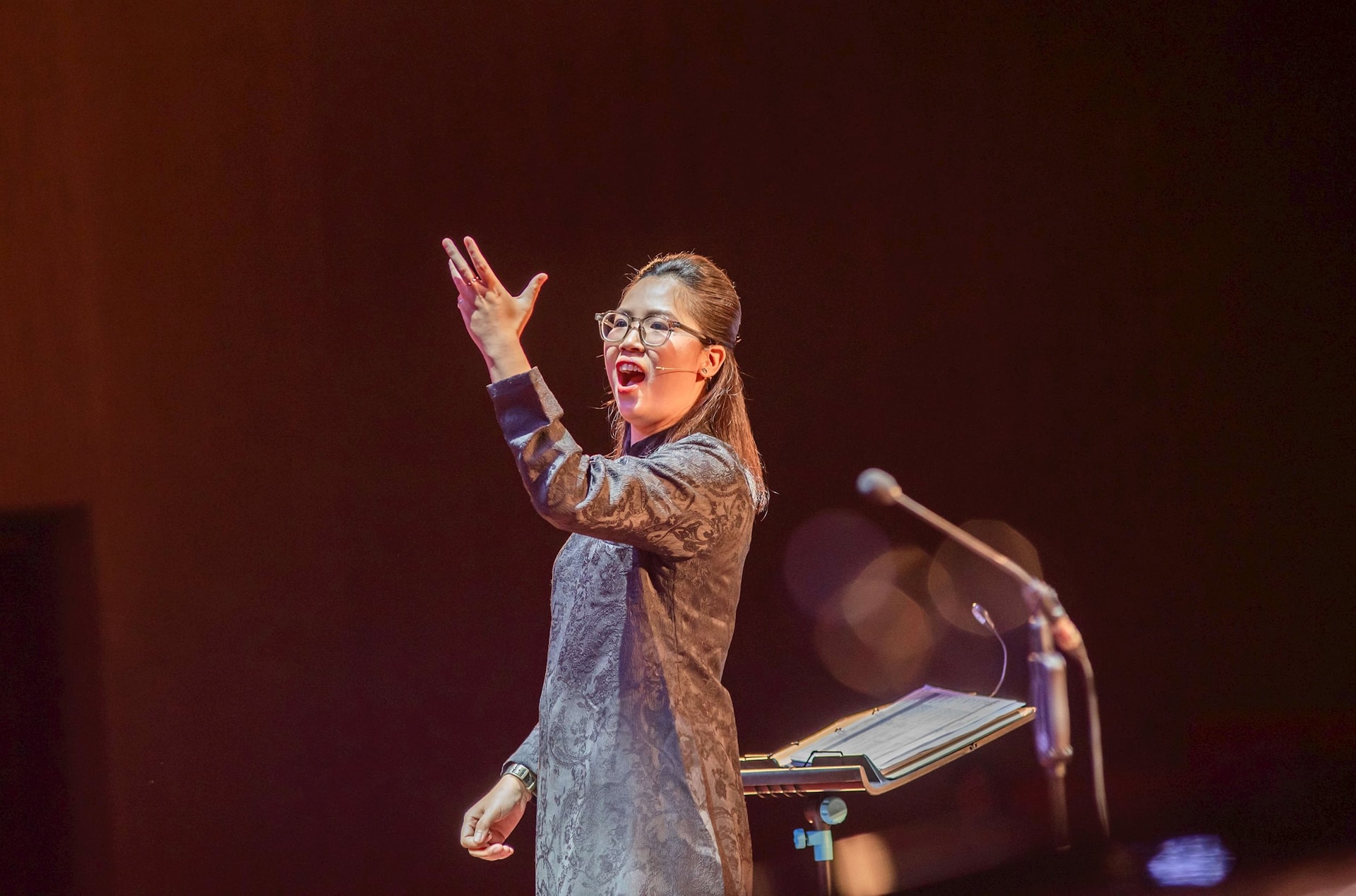 chi-huy-hop-xuong-nguyen-hai-yen-tai-hoa-nhac-thuong-nien-2024.jpg
