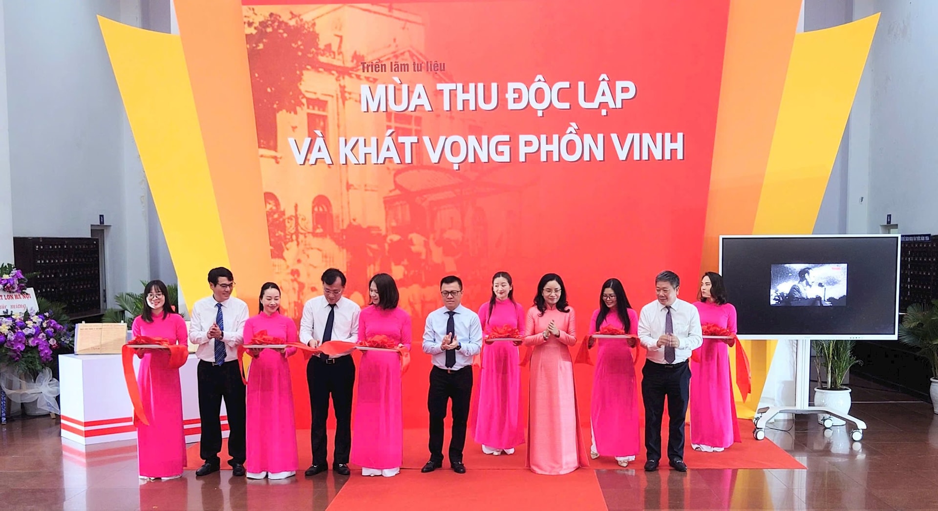 khai-mac-chuan.jpg