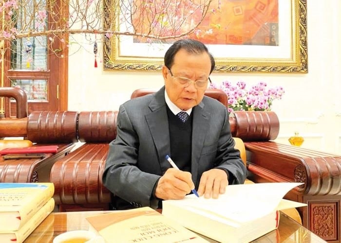 anh-tac-gia-pham-quang-nghi.jpg
