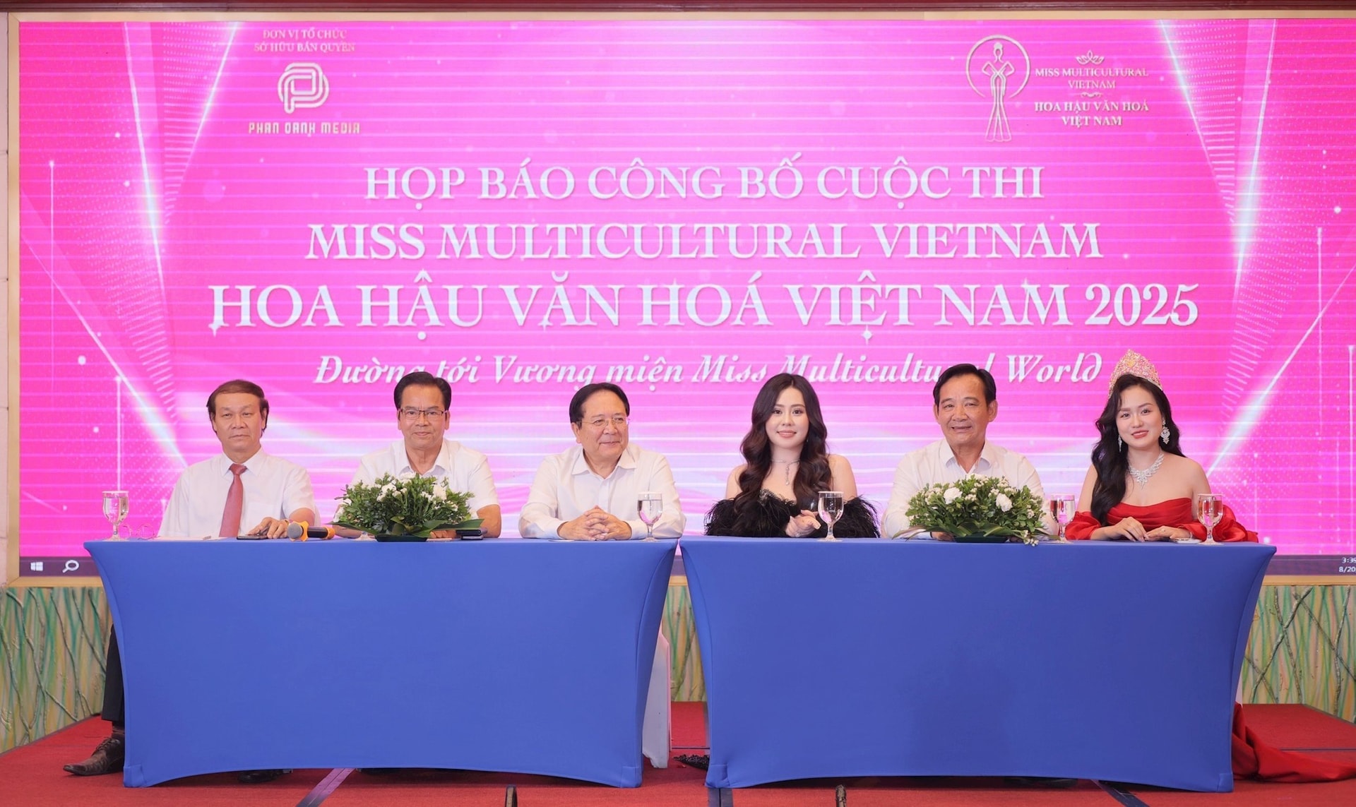 hoa-hau-van-hoa-viet-nam-2025-20250820175855.jpg