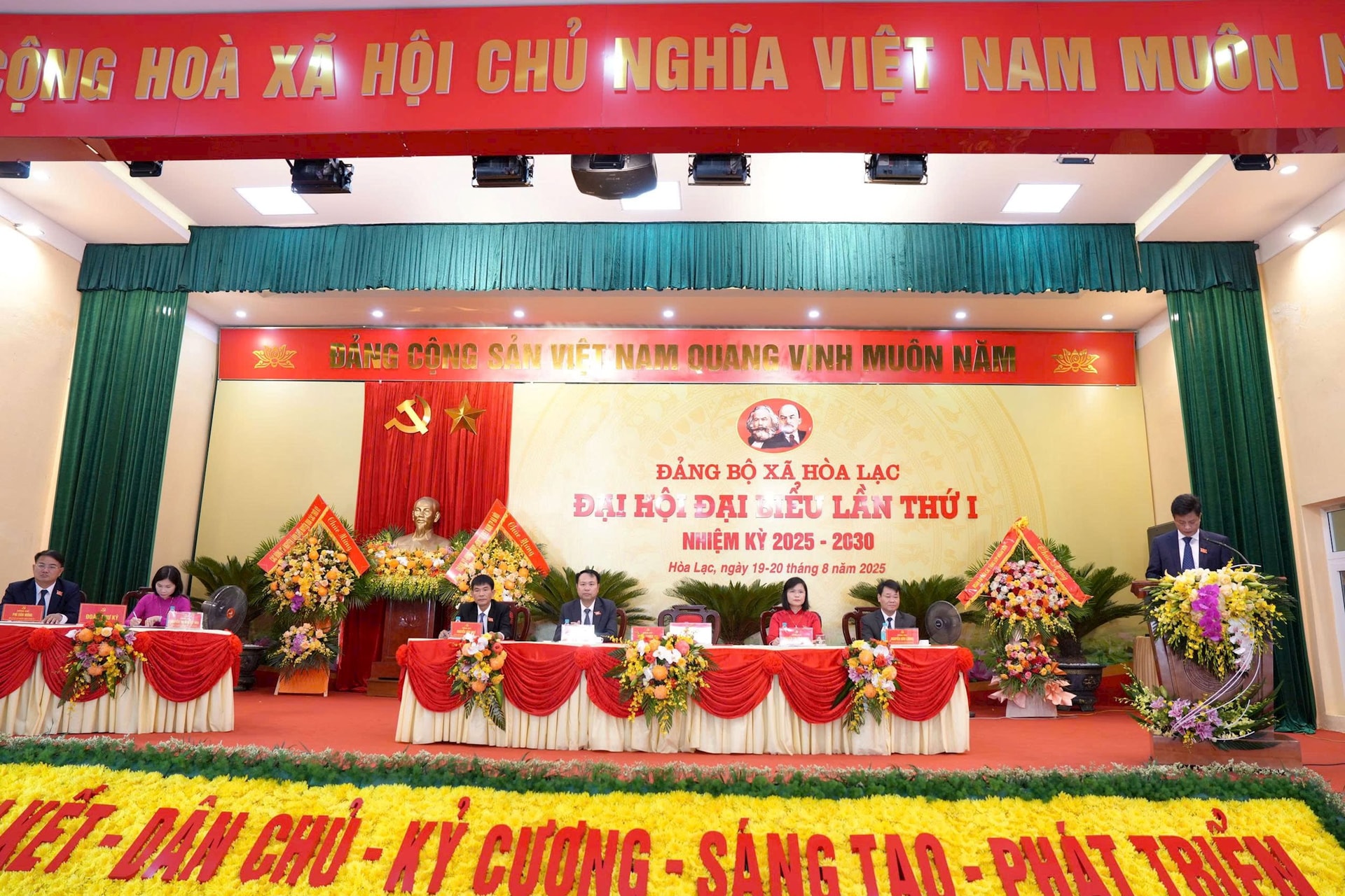 z6925919962940_7e4b55e0373a12f728ffaba78dcc54bc.jpg