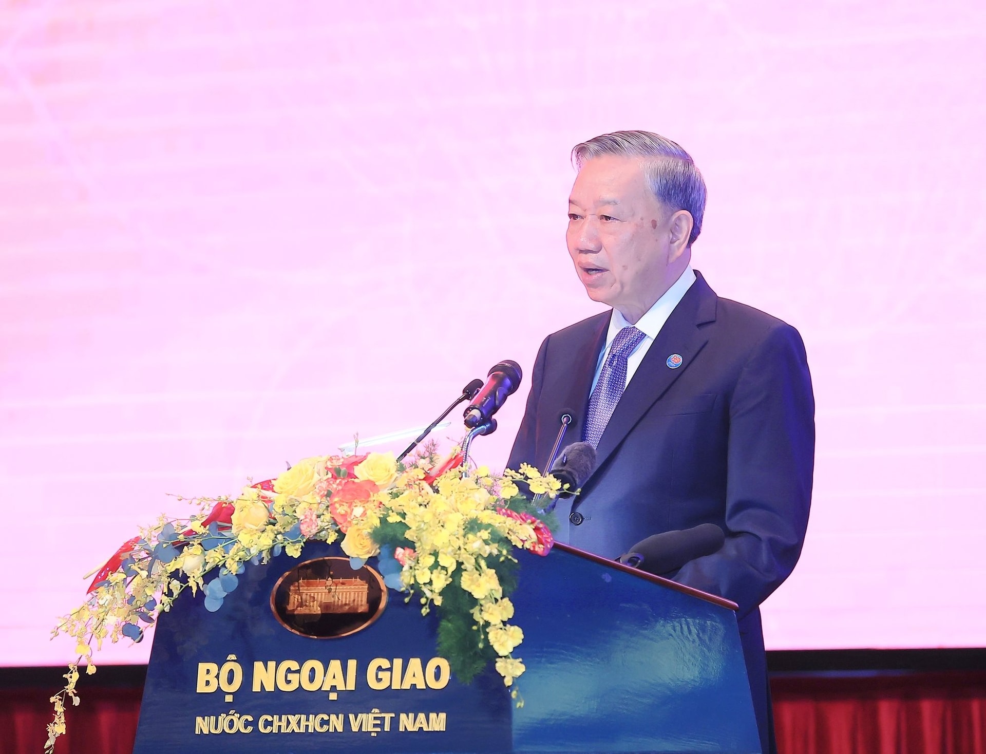 tbthu-tang-ngoai-giao.jpg