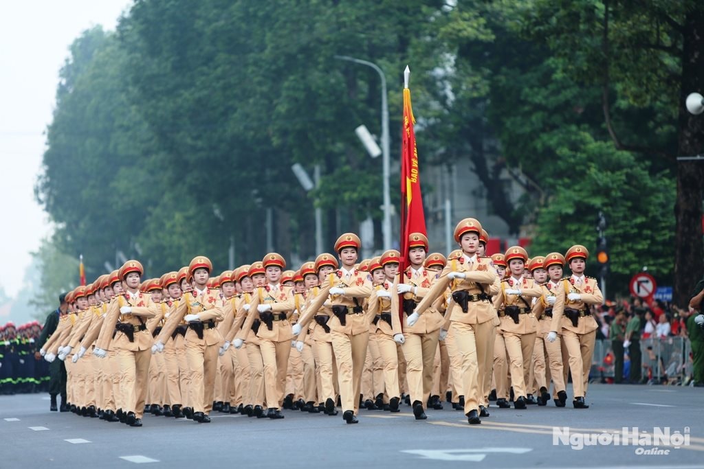 nu-giao-thong.jpg