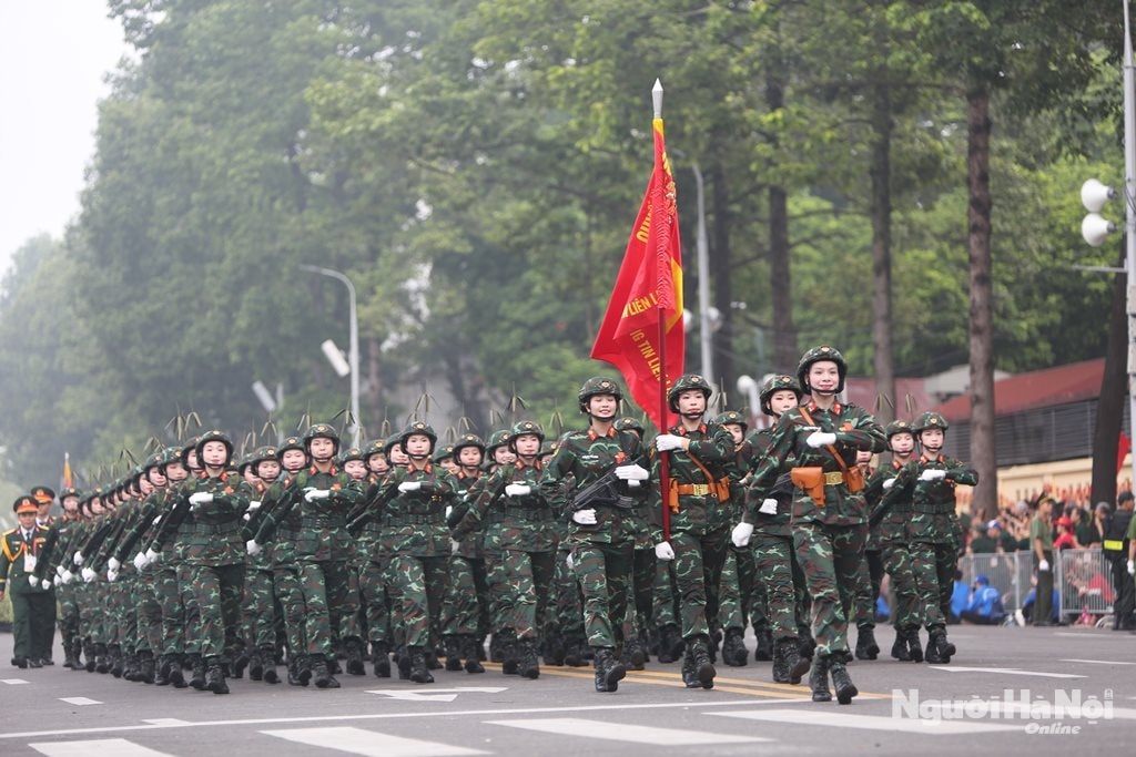nu-thong-tin.jpg