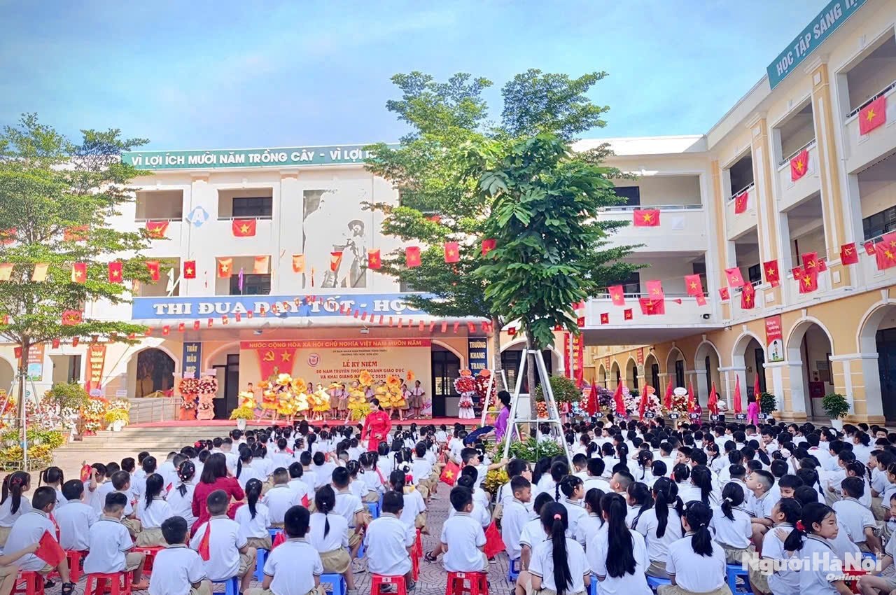 toan-canh-1-.jpg
