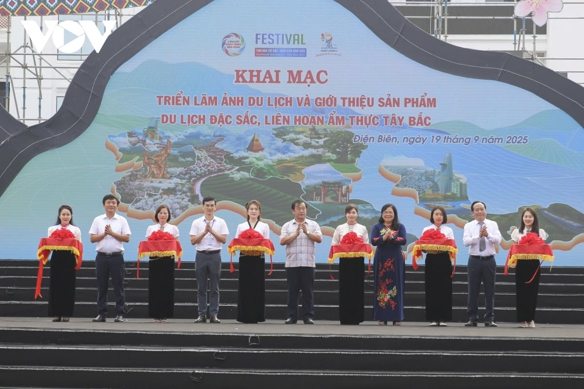 trong_sang_nay_nhieu_hoat_dong_trong_khuon_kho_festival_tinh_hoa_tay_bac_da_dien_ra.jpg