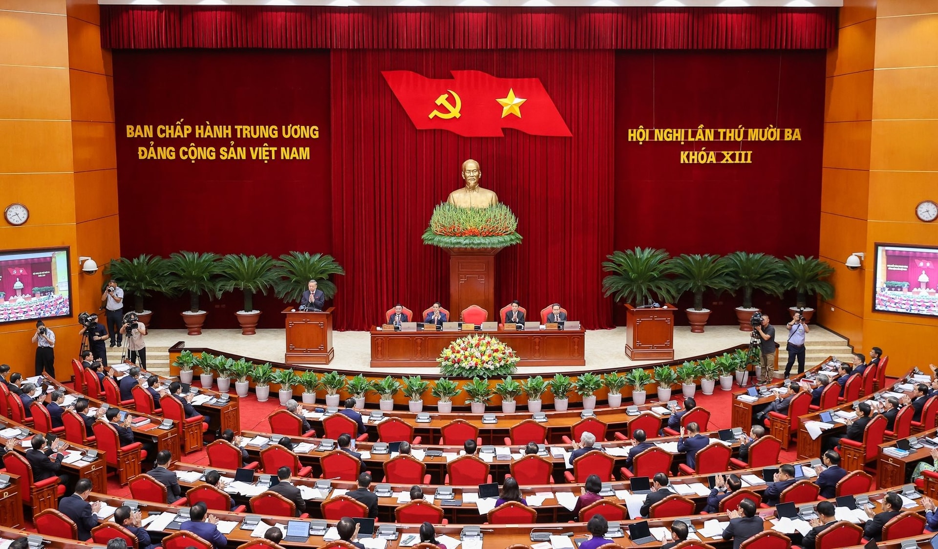 hoi-nghi-13.jpg