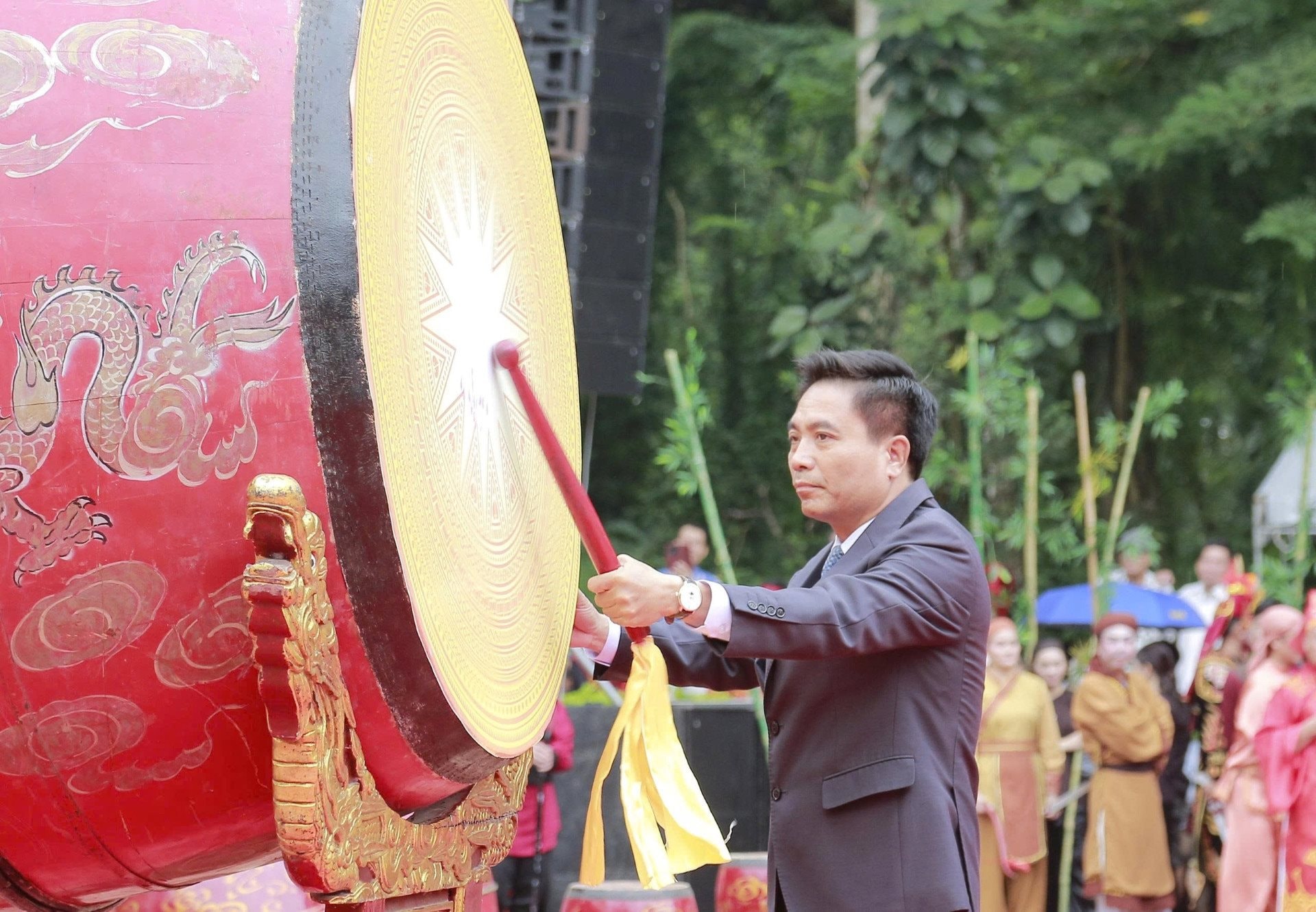 a3thanh-hoa-khai-mac-le-hoi-1985.jpg