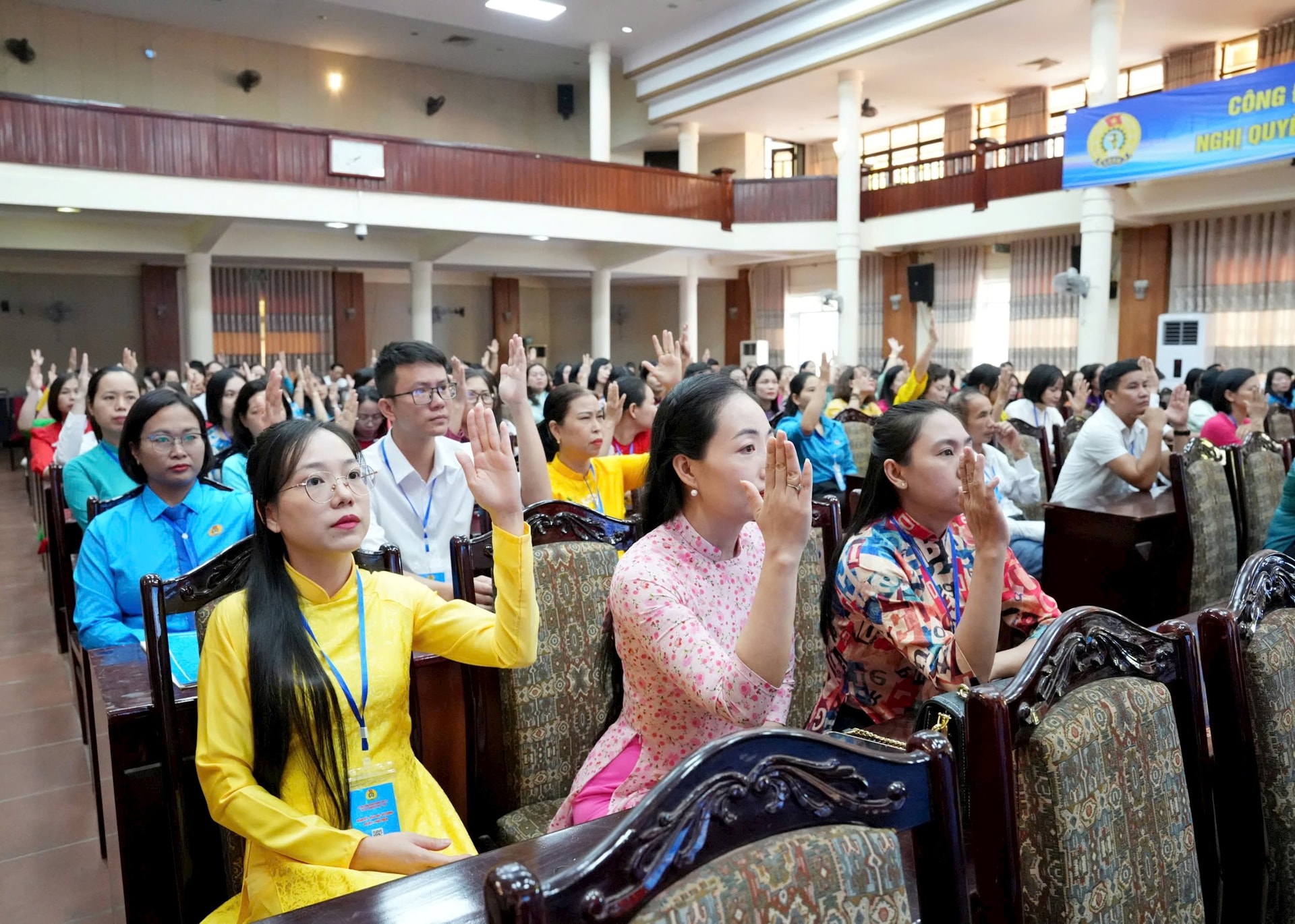 bieu-quyet.jpg