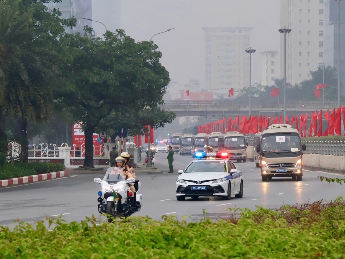 cong-an-ha-noi-bao-dam-tuyet-doi-an-ninh-an-toan-ngay-dau-dien-ra-cac-hoat-dong-cua-dai-hoi-xiv-20260119095607.jpg