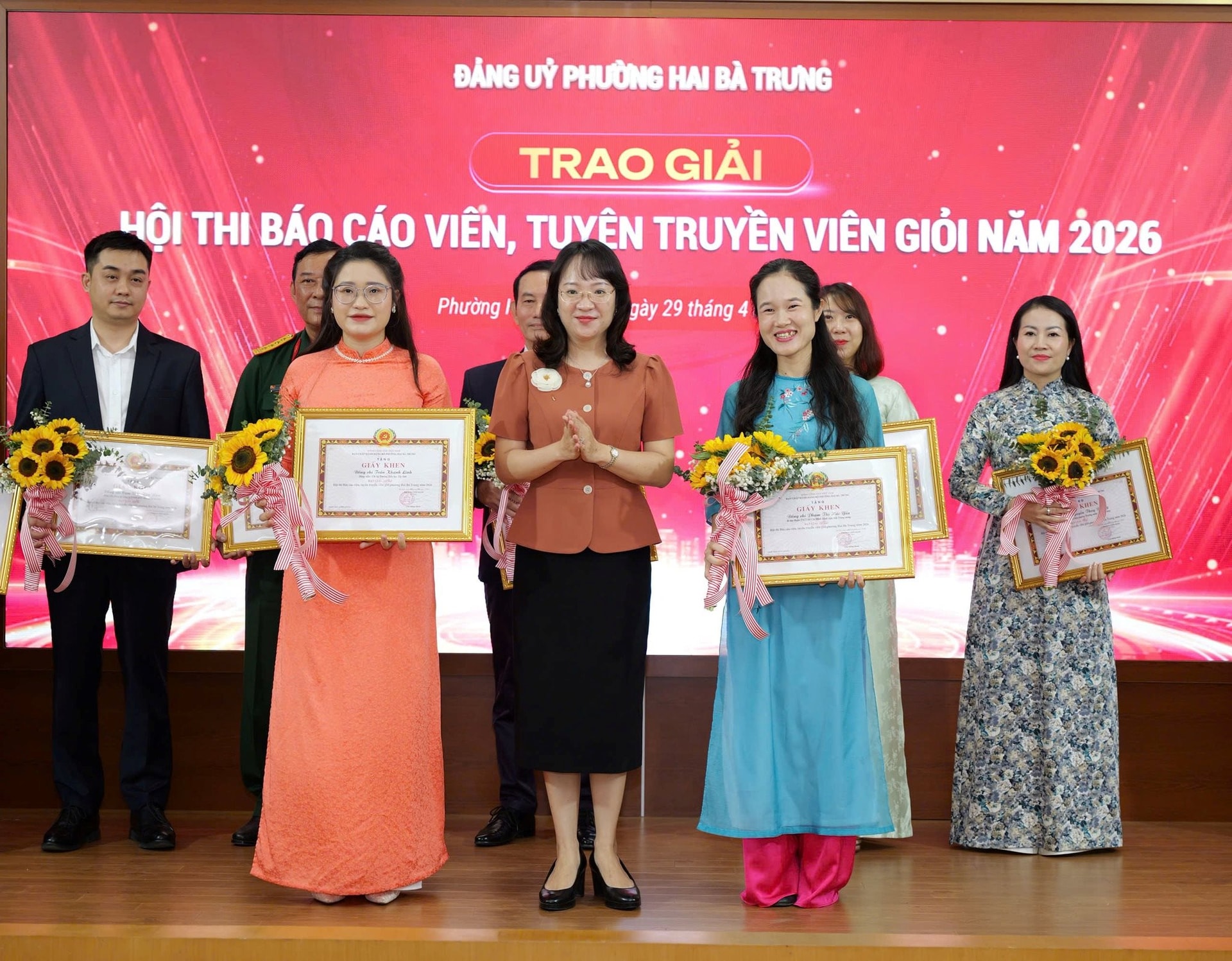 nhat.jpg